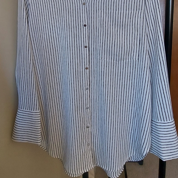 Dynamite long sleeve vertical stripe top - Picture 13 of 13